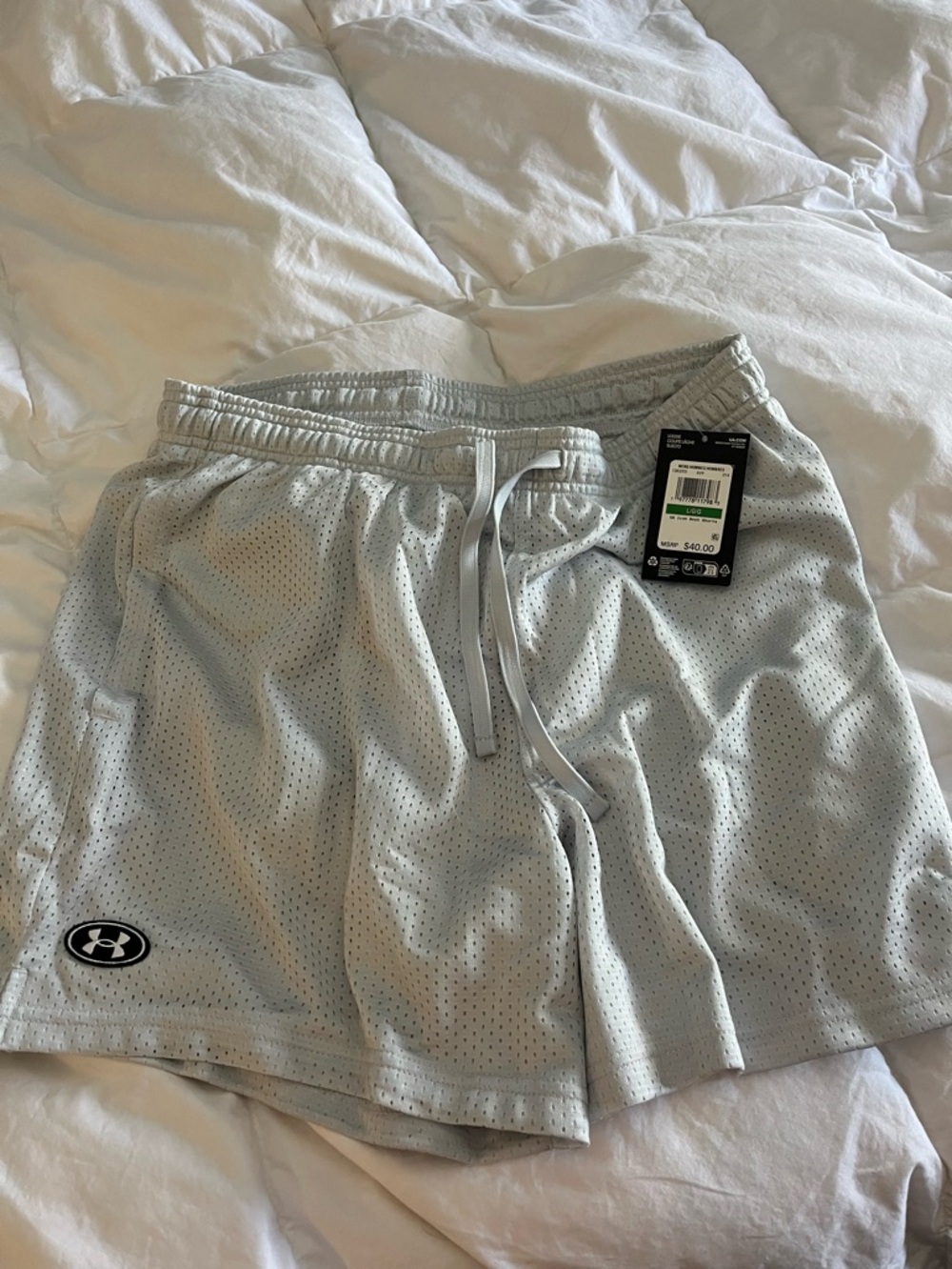 Under Armour Men’s Light Gray Performance Mesh Shorts NWT